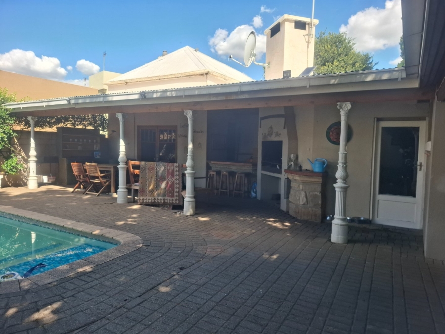 5 Bedroom Property for Sale in Kroonstad Central Free State